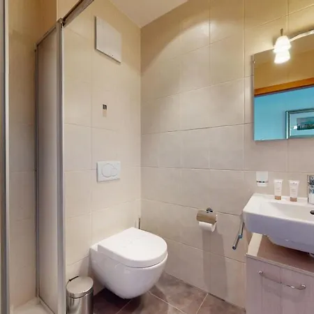 Hauts De Sauna & View Apartment *