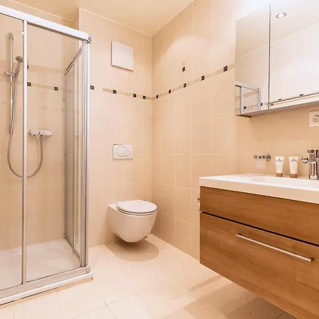 Hauts De Sauna & View Apartment *